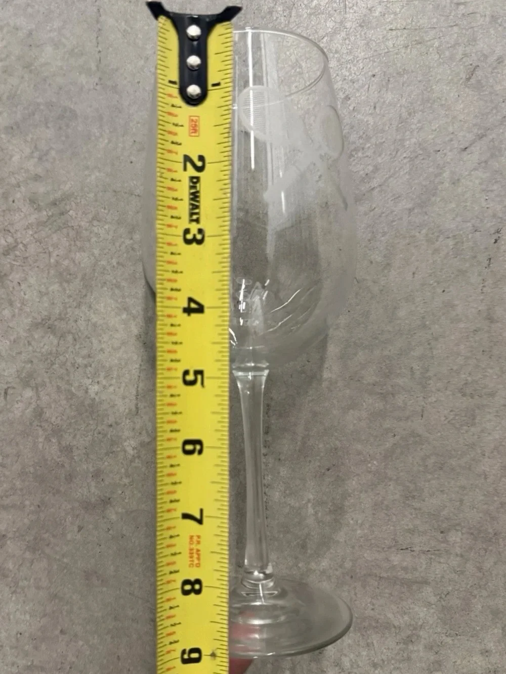 Stemmed Wine Glass Etched With Two Tennis Racquets